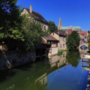 Couleurs estivales à Chartres 🎨.#chartres #france